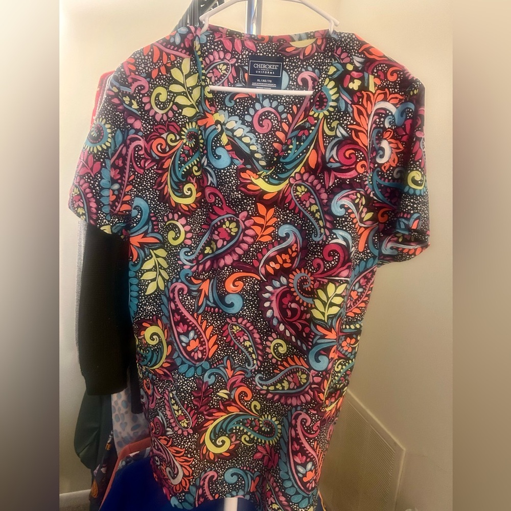 Women’s Cherokee Multicolor Paisley Scrub Top